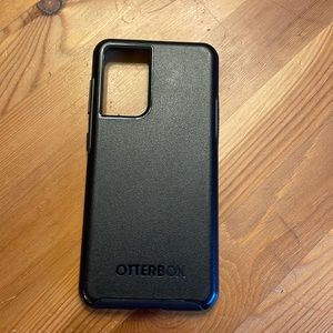 Otterbox Symmetry for Samsung Galaxy S21.